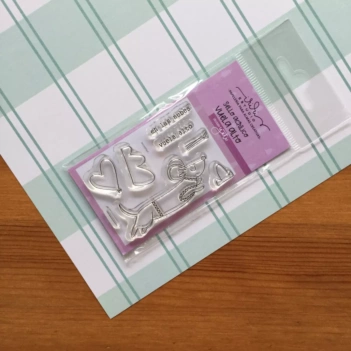 SUPER DEAL **40%** Iriri Estudio Vuela Alto Yeti Clear Stamps