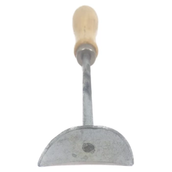 Half-moon-shaped ceramic turning tool