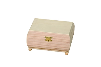 Artemio Jewelery box in wood with golden clasp