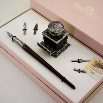 Set de escritura con pluma de madera