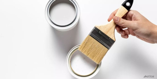 How to varnish a painting
